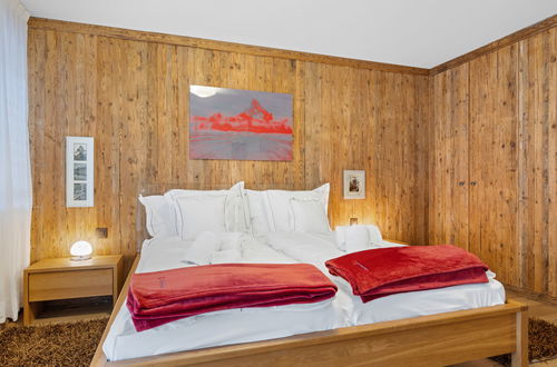 Foto 22 - Appartamento con 3 camere da letto a Zermatt con sauna e vasca idromassaggio