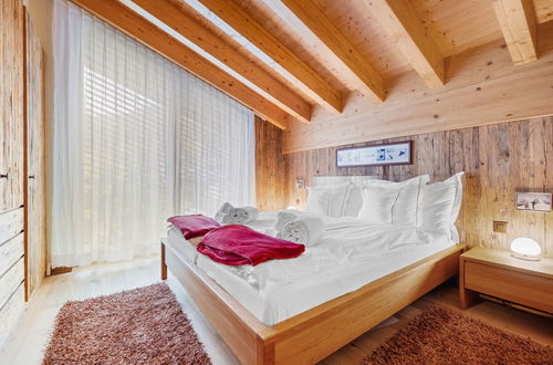 Foto 17 - Appartamento con 3 camere da letto a Zermatt con sauna e vasca idromassaggio