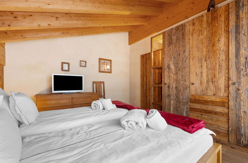 Foto 30 - Appartamento con 6 camere da letto a Zermatt con sauna e vasca idromassaggio