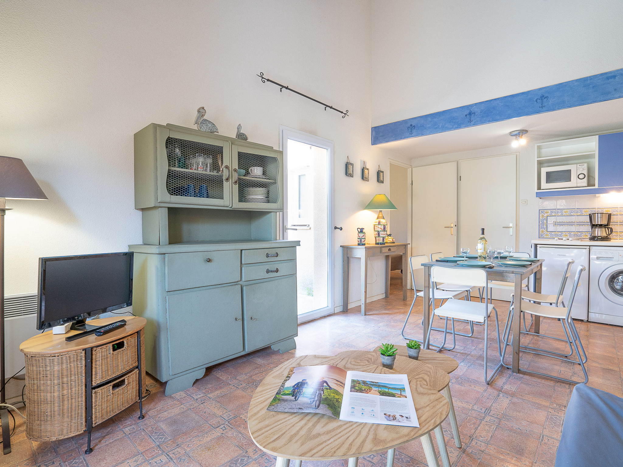 Photo 3 - Maison de 2 chambres à Saint-Cyprien avec piscine et vues à la mer