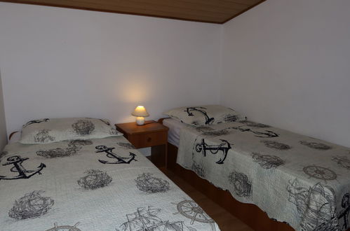 Foto 4 - Appartamento con 2 camere da letto a Vir con terrazza