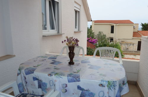 Foto 15 - Appartamento con 2 camere da letto a Vir con terrazza e vista mare