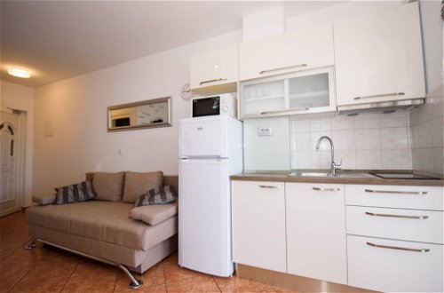 Foto 28 - Appartamento con 2 camere da letto a Rogoznica con terrazza e vista mare
