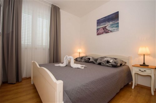 Foto 20 - Appartamento con 2 camere da letto a Rogoznica con terrazza e vista mare