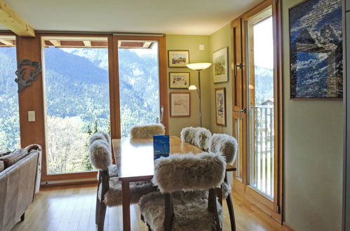 Foto 9 - Appartamento con 3 camere da letto a Lauterbrunnen con terrazza