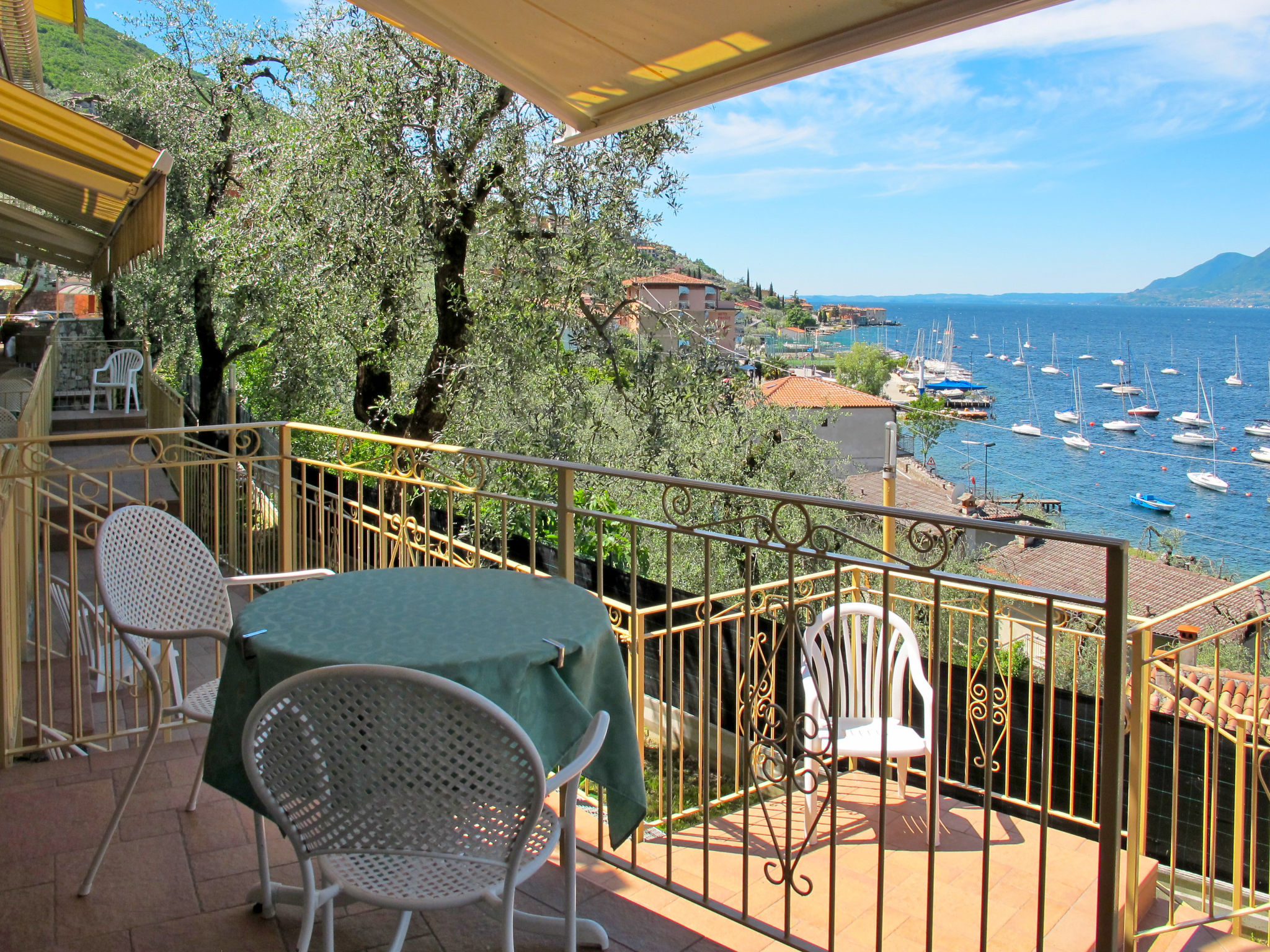 Photo 4 - Appartement de 1 chambre à Brenzone sul Garda avec terrasse et vues sur la montagne