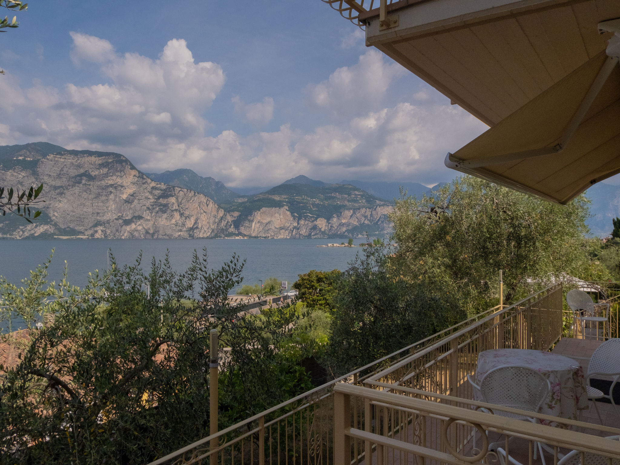 Foto 18 - Appartamento con 1 camera da letto a Brenzone sul Garda con terrazza e vista sulle montagne