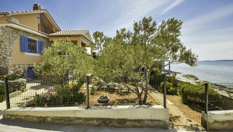 Photo 1 - Maison de 3 chambres à Pašman avec terrasse et vues à la mer