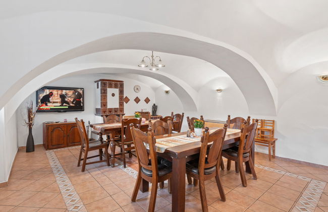 Casa de 5 quartos em Kravaře com piscina privada e jardim - Foto 8
