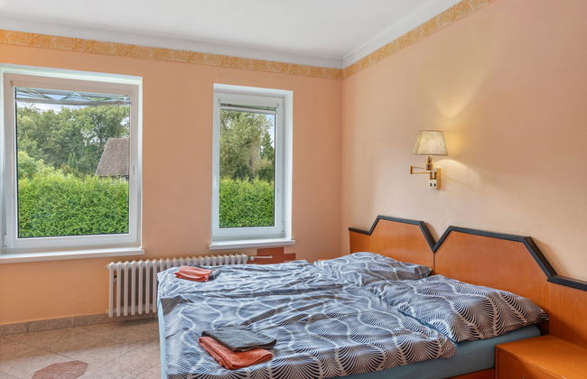 Casa de 5 quartos em Kravaře com piscina privada e jardim - Foto 25