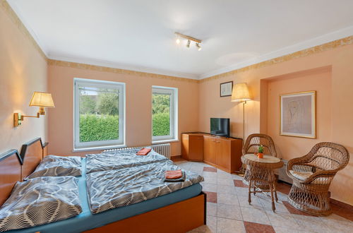 Photo 17 - Maison de 3 chambres à Kravaře avec piscine privée et jardin