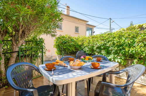 Photo 16 - Appartement de 1 chambre à Saint-Cyr-sur-Mer avec jardin et terrasse