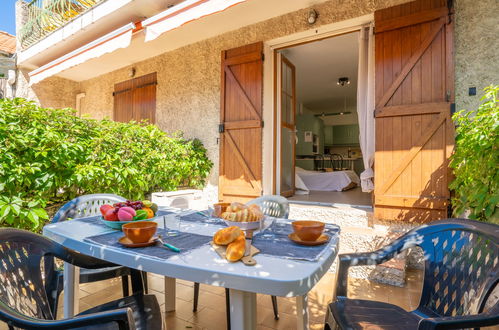 Foto 1 - Apartamento de 1 habitación en Saint-Cyr-sur-Mer con jardín y terraza