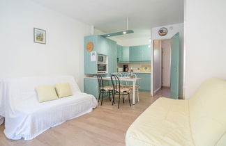 Foto 2 - Appartamento con 1 camera da letto a Saint-Cyr-sur-Mer con terrazza