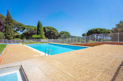 Foto 14 - Haus mit 1 Schlafzimmer in Sainte-Maxime mit schwimmbad und blick aufs meer