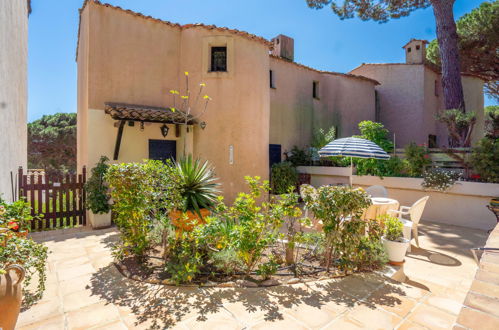 Foto 2 - Haus mit 1 Schlafzimmer in Sainte-Maxime mit schwimmbad und blick aufs meer