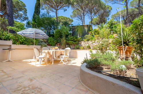 Foto 3 - Casa de 1 habitación en Sainte-Maxime con piscina y jardín