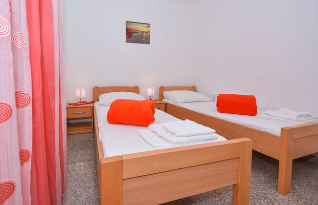 2 bedroom Apartment in Karlobag with terrace - Photo 15