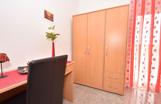 2 bedroom Apartment in Karlobag with terrace - Photo 9