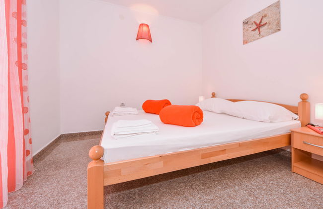 2 bedroom Apartment in Karlobag with terrace - Photo 8
