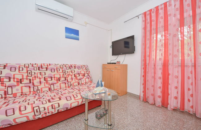 2 bedroom Apartment in Karlobag with terrace - Photo 18