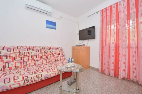 Photo 18 - 2 bedroom Apartment in Karlobag with terrace and sea view