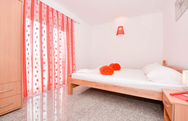 2 bedroom Apartment in Karlobag with terrace - Photo 11