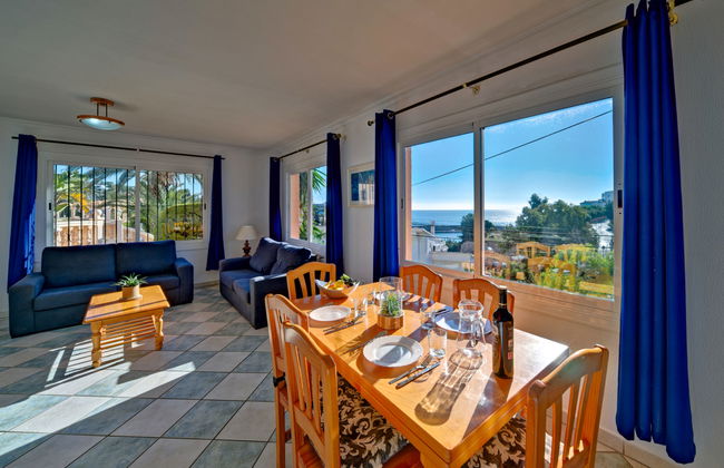 Appartement de 3 chambres à Calp avec piscine et jardin - Photo 3