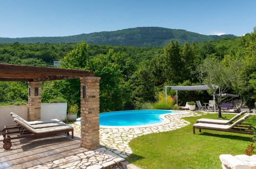 Foto 11 - Casa con 2 camere da letto a Mošćenička Draga con piscina privata e vista mare