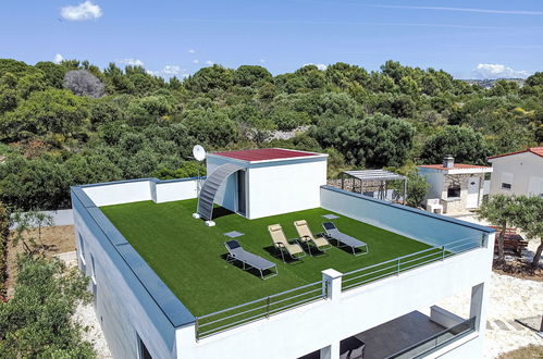 Photo 12 - Maison de 4 chambres à Okrug avec piscine privée et jardin