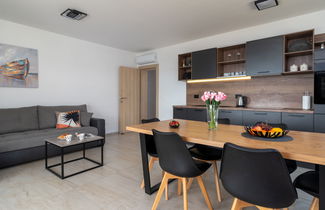 Photo 3 - 4 bedroom House in Okrug with private pool and garden