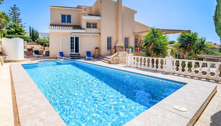 Foto 1 - Casa de 4 quartos em Calp com piscina privada e jardim