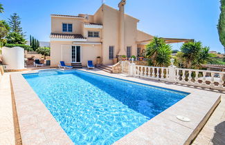 Foto 1 - Casa con 4 camere da letto a Calp con piscina privata e giardino