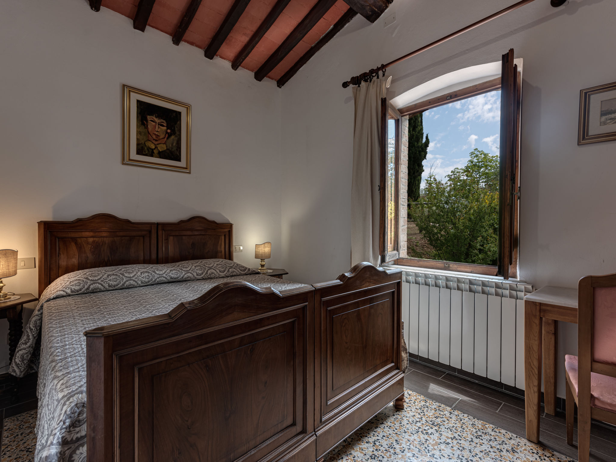Photo 18 - 4 bedroom Apartment in San Gimignano with swimming pool and garden