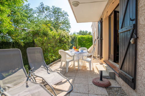 Foto 5 - Apartamento de 2 habitaciones en Roquebrune-sur-Argens con jardín y vistas al mar