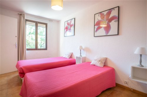 Foto 11 - Apartamento de 2 habitaciones en Roquebrune-sur-Argens con jardín y vistas al mar