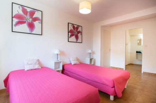 Foto 12 - Appartamento con 2 camere da letto a Roquebrune-sur-Argens con giardino e vista mare