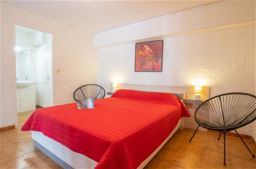 Photo 9 - Appartement de 2 chambres à Roquebrune-sur-Argens avec jardin et vues à la mer