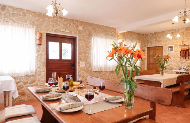 Casa de 5 quartos em Stankovci com piscina privada e jardim - Foto 19