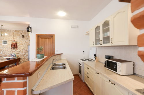 Photo 23 - 4 bedroom House in Stankovci with private pool and garden