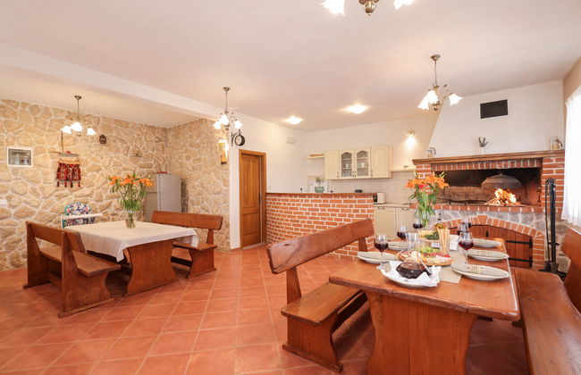 Casa de 5 quartos em Stankovci com piscina privada e jardim - Foto 18