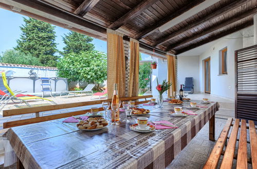Photo 39 - 3 bedroom House in Marčana with private pool and garden