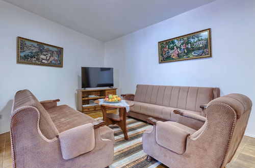 Photo 3 - 3 bedroom House in Marčana with private pool and garden