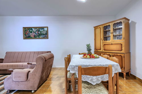 Photo 11 - 3 bedroom House in Marčana with private pool and garden