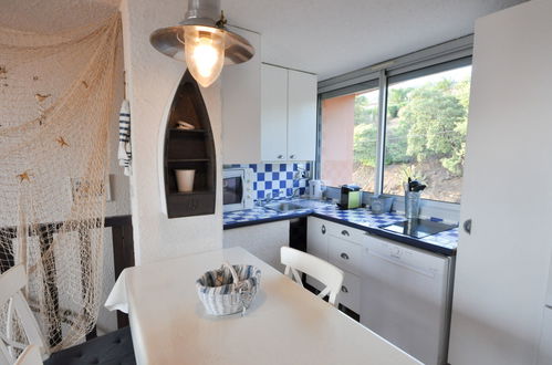 Photo 11 - Apartment in Cavalaire-sur-Mer with terrace and sea view