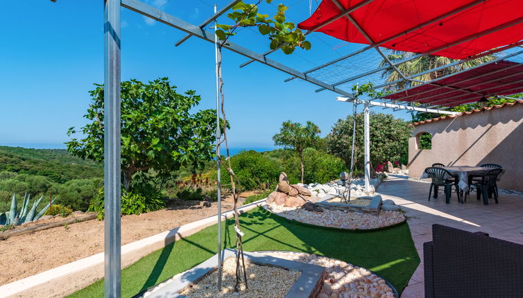 Photo 1 - Maison de 2 chambres à Coti-Chiavari avec piscine et vues à la mer