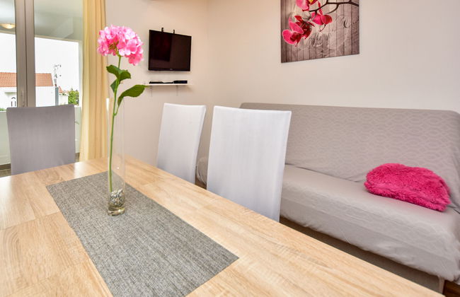 2 bedroom Apartment in Sukošan with garden and terrace - Photo 5