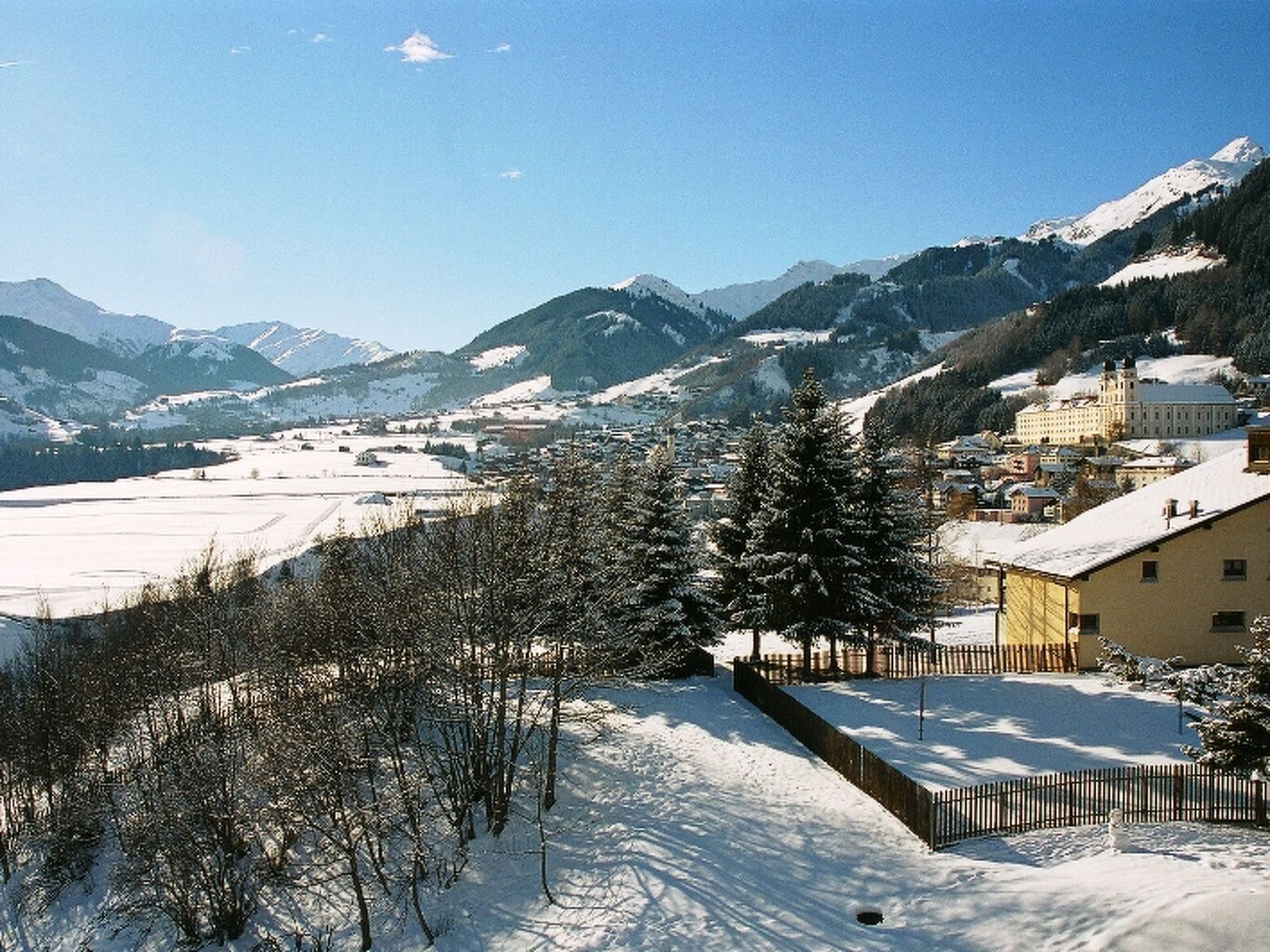 Foto 3 - Apartment mit 2 Schlafzimmern in Disentis/Mustér mit blick auf die berge