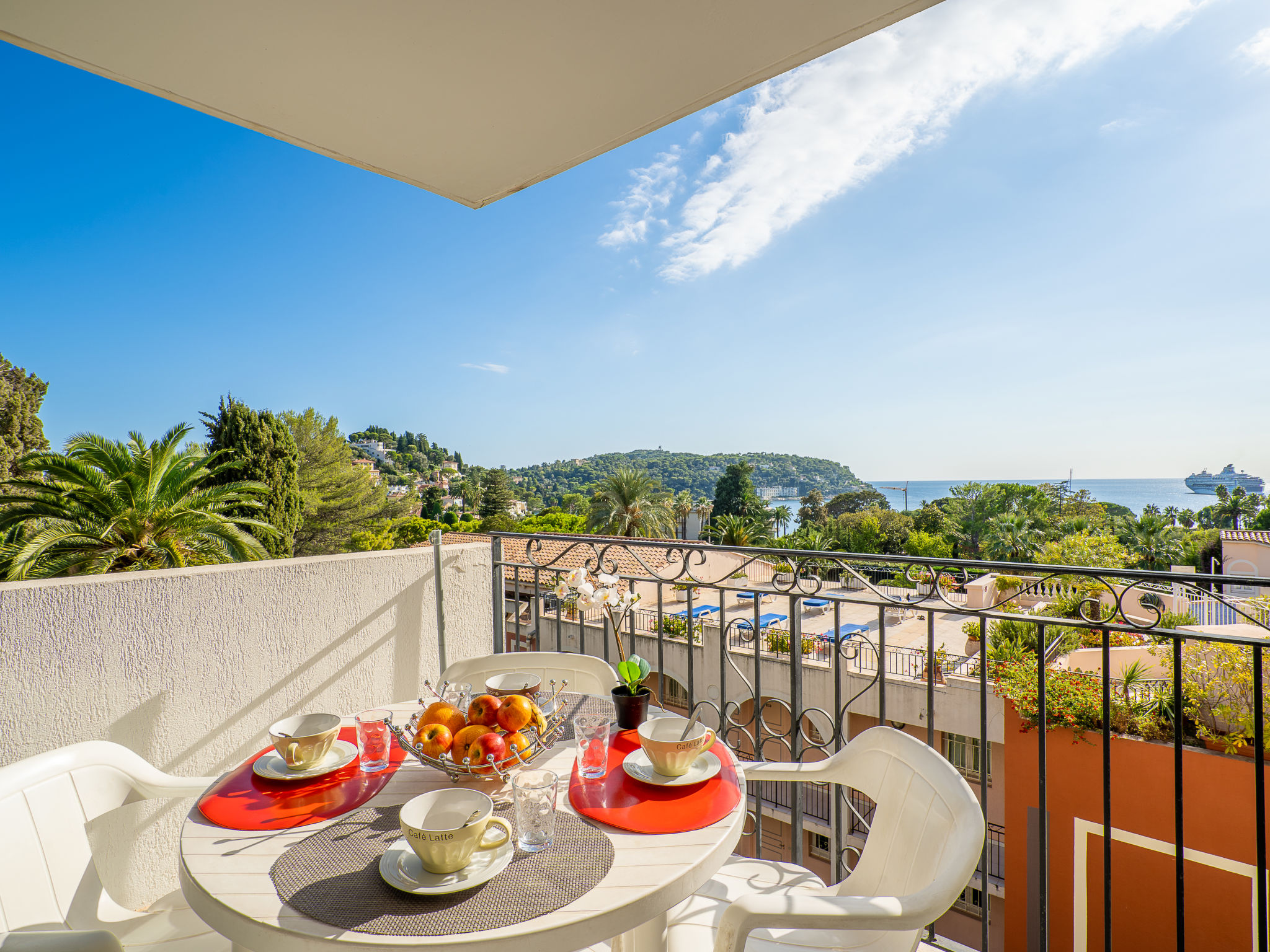 Foto 1 - Apartamento de 1 habitación en Villefranche-sur-Mer con piscina y vistas al mar