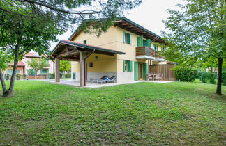 Foto 2 - Casa de 2 quartos em Lignano Sabbiadoro com piscina e vistas do mar